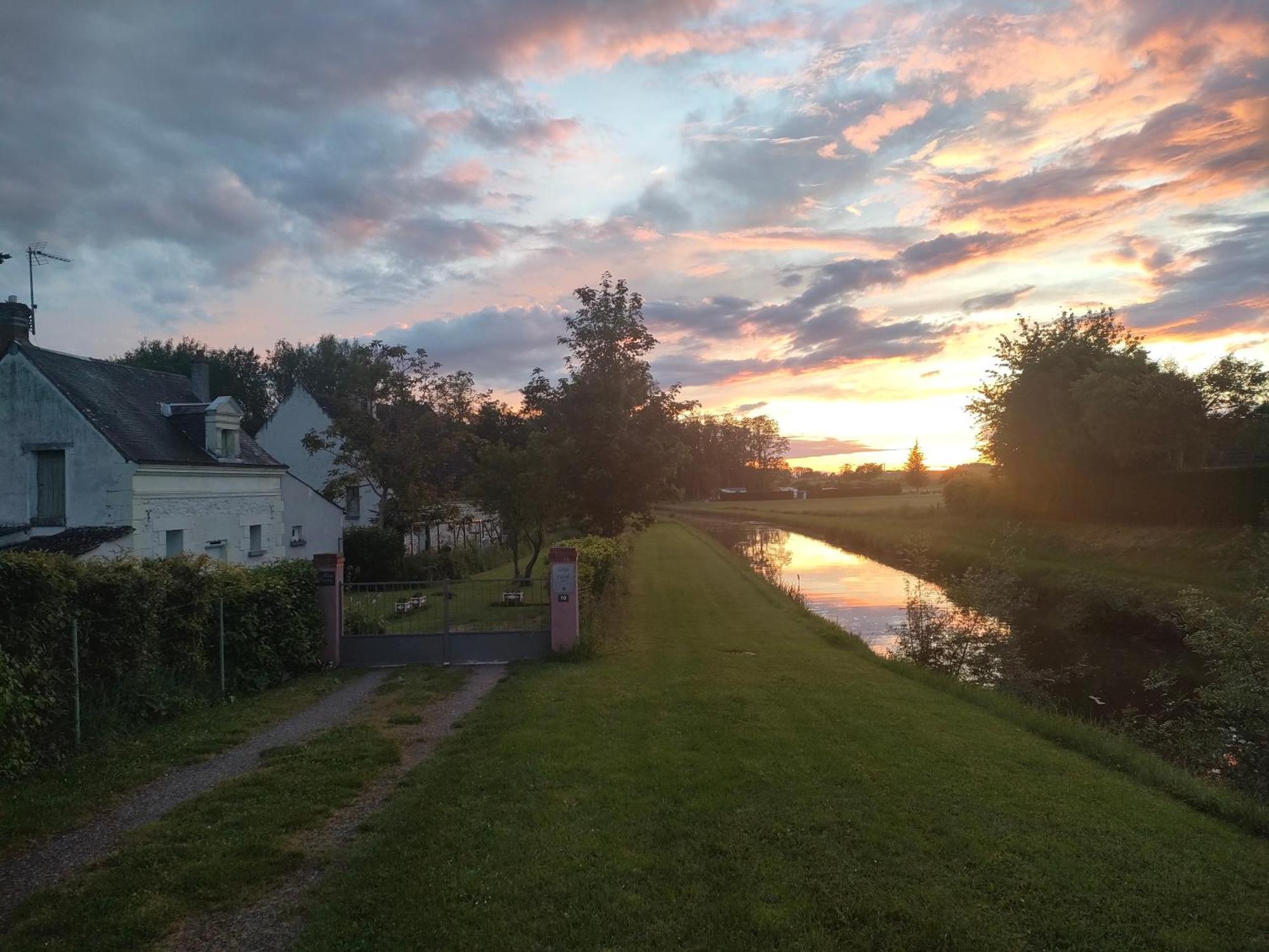 Petite Maison Au Bord Du Canal, 8' Zoo De Beauval, Pmr Noyers-sur-Cher Exteriör bild